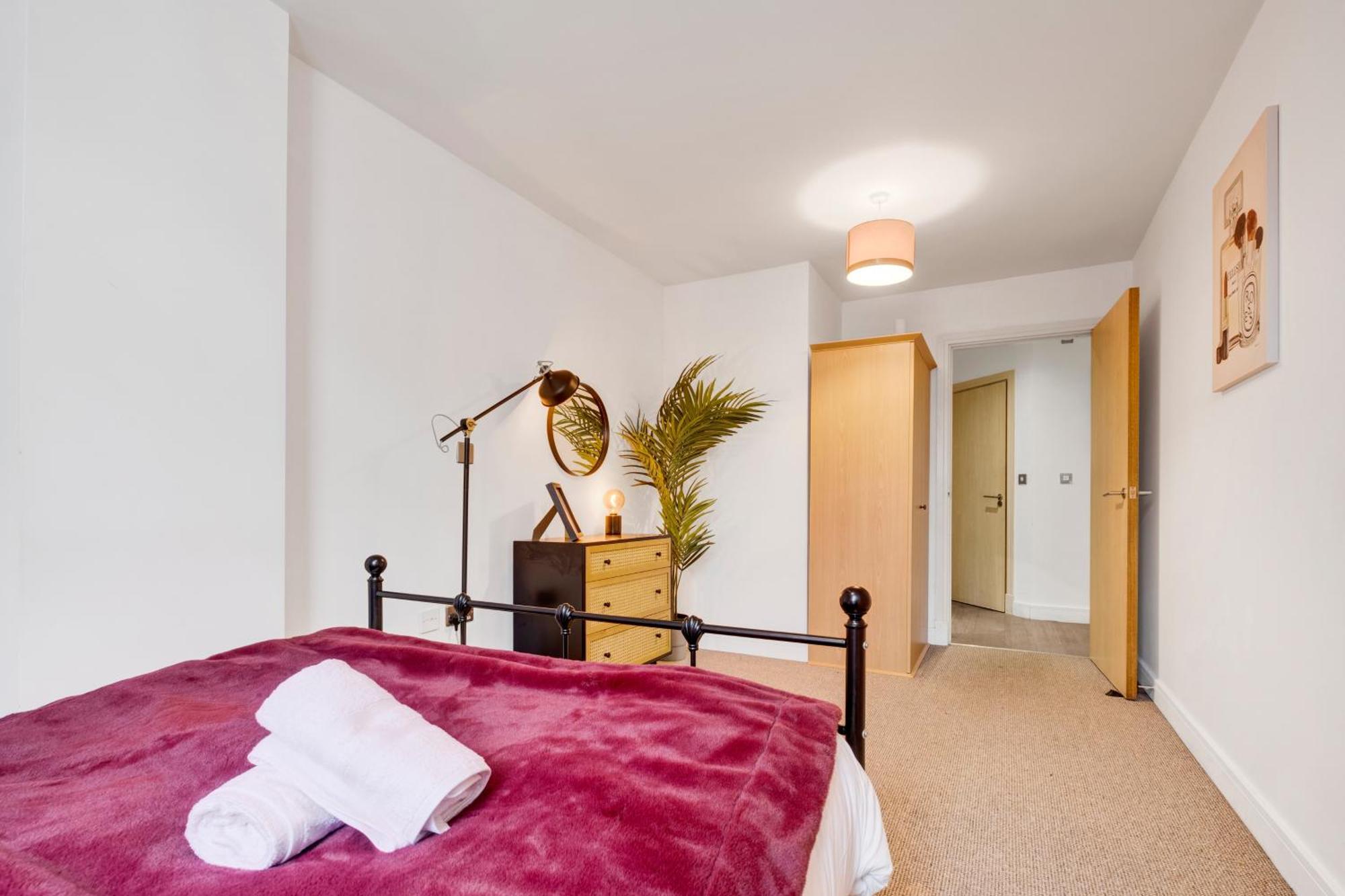Ultra Stylish 2 Bedroom Apt Centrally Located Бірмінгем Екстер'єр фото